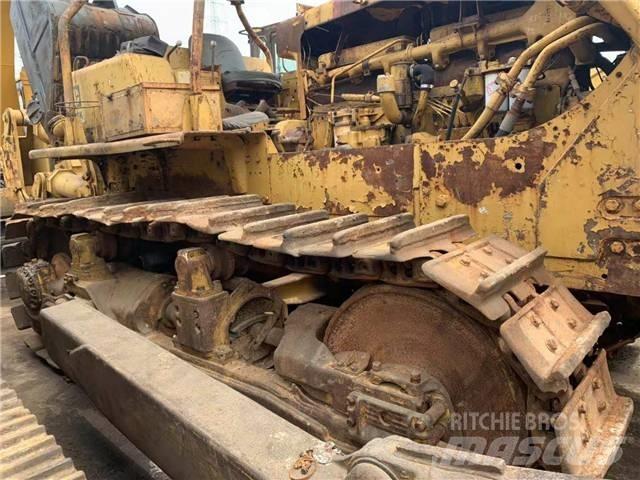 CAT D 8 K بلدوزرات مجنزرة