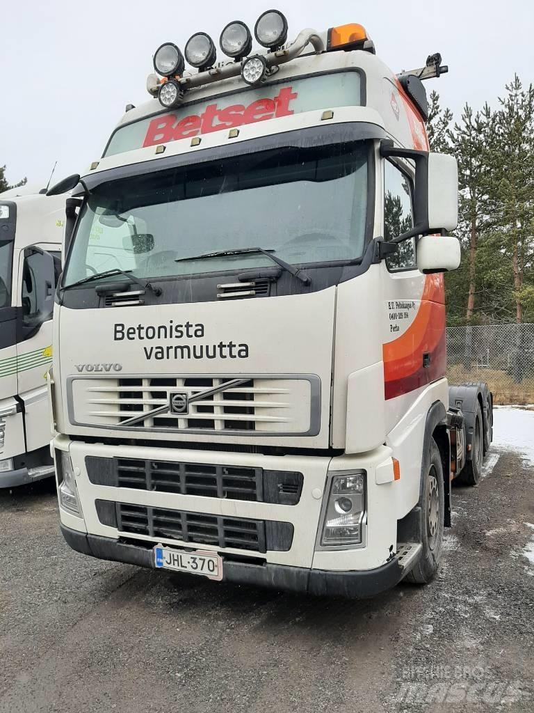 Volvo FH 13 شاحنات بمقصورة وهيكل