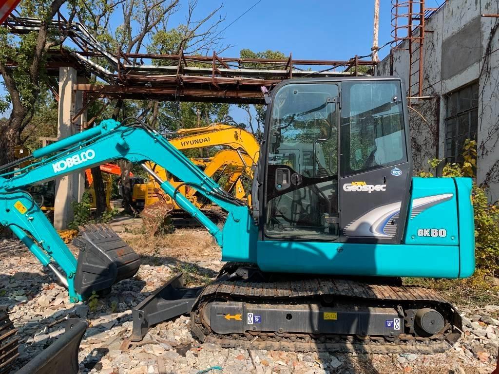 Kobelco SK 60 حفارات زحافة