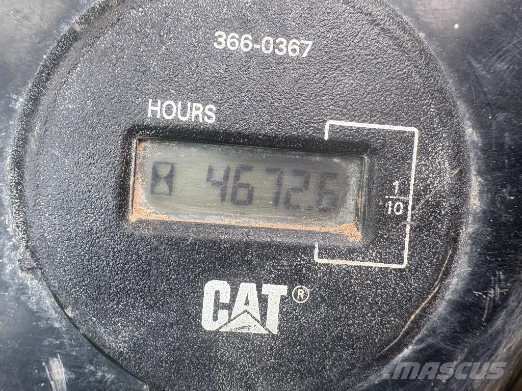 CAT 315 حفارات زحافة