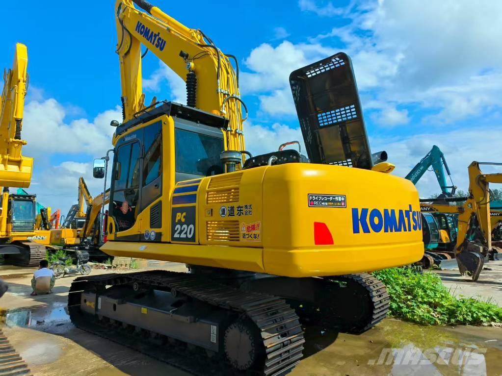 Komatsu PC 220-8 حفارات زحافة