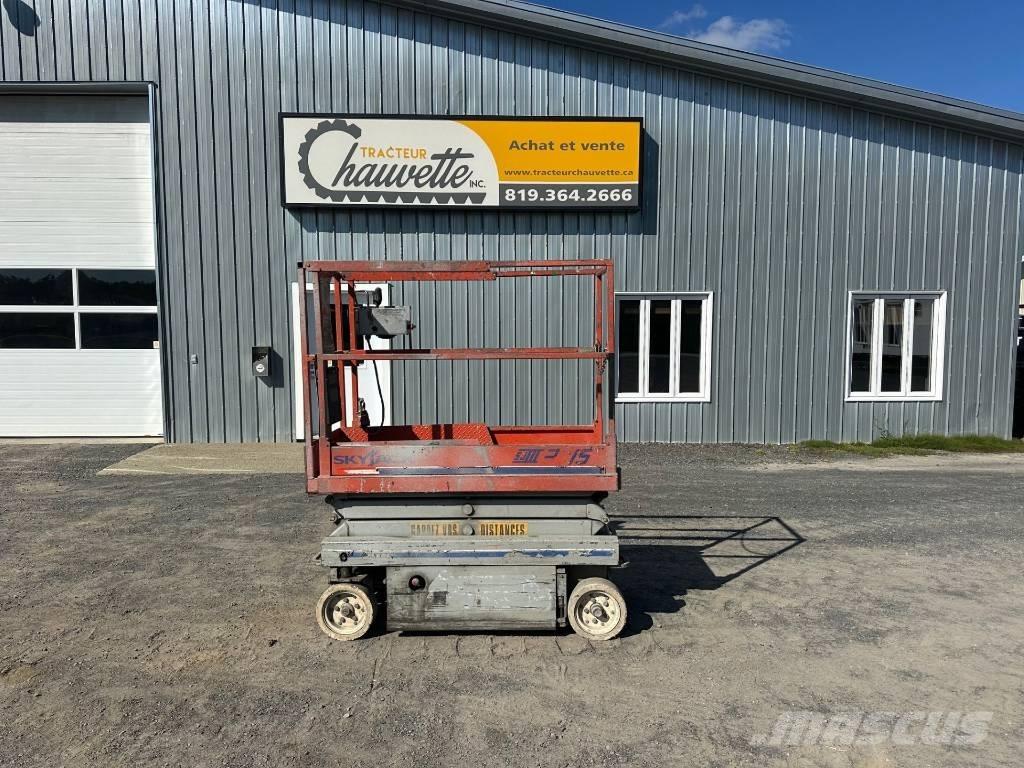 SkyJack SJ III 3015 رافعات مقصية الشكل