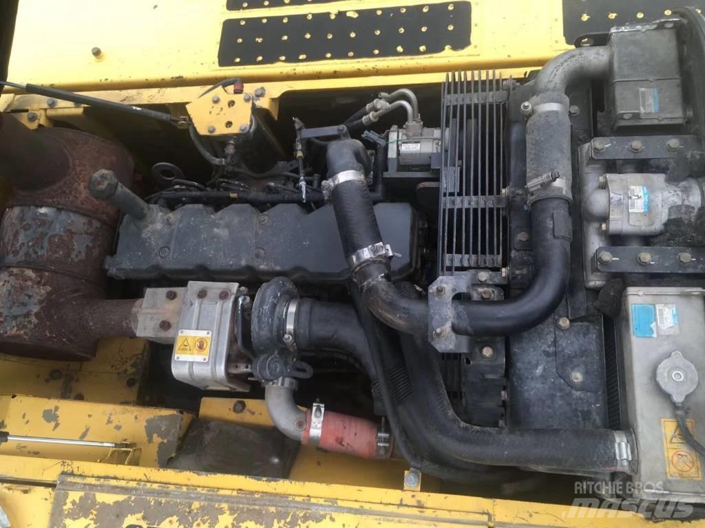 Komatsu pc220-8 حفارات زحافة