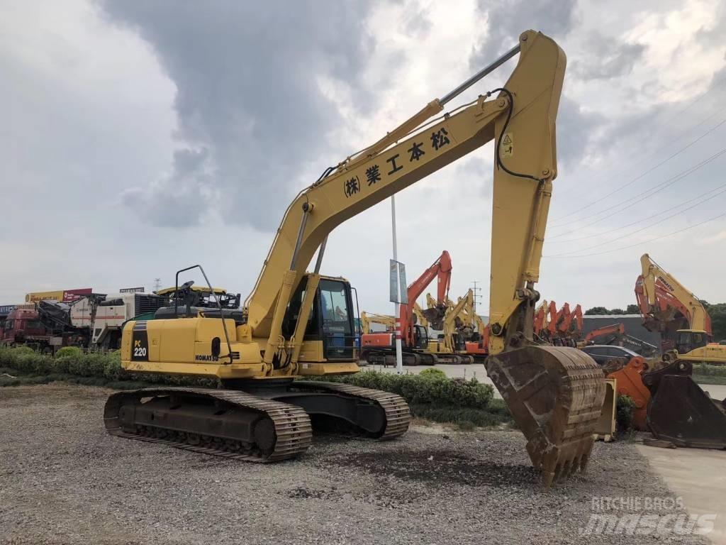 Komatsu pc220-8 حفارات زحافة