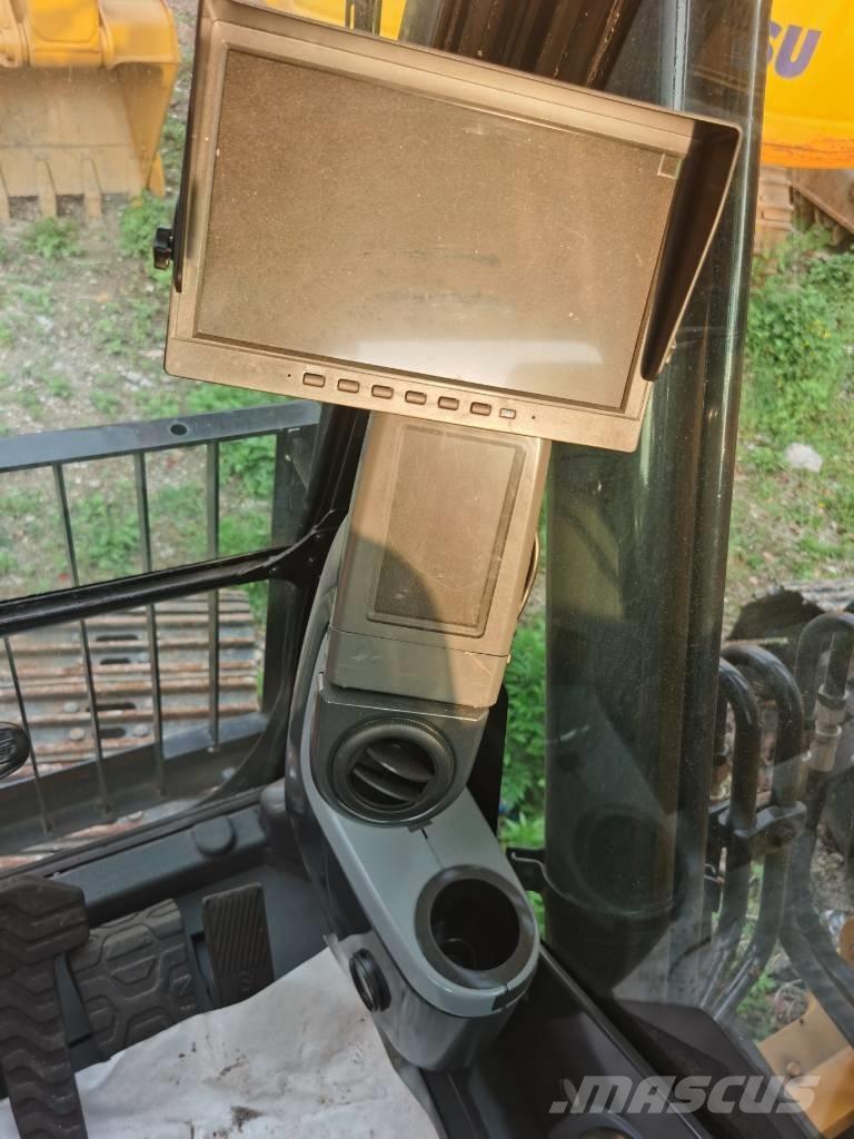 CAT 320 D2 حفارات زحافة