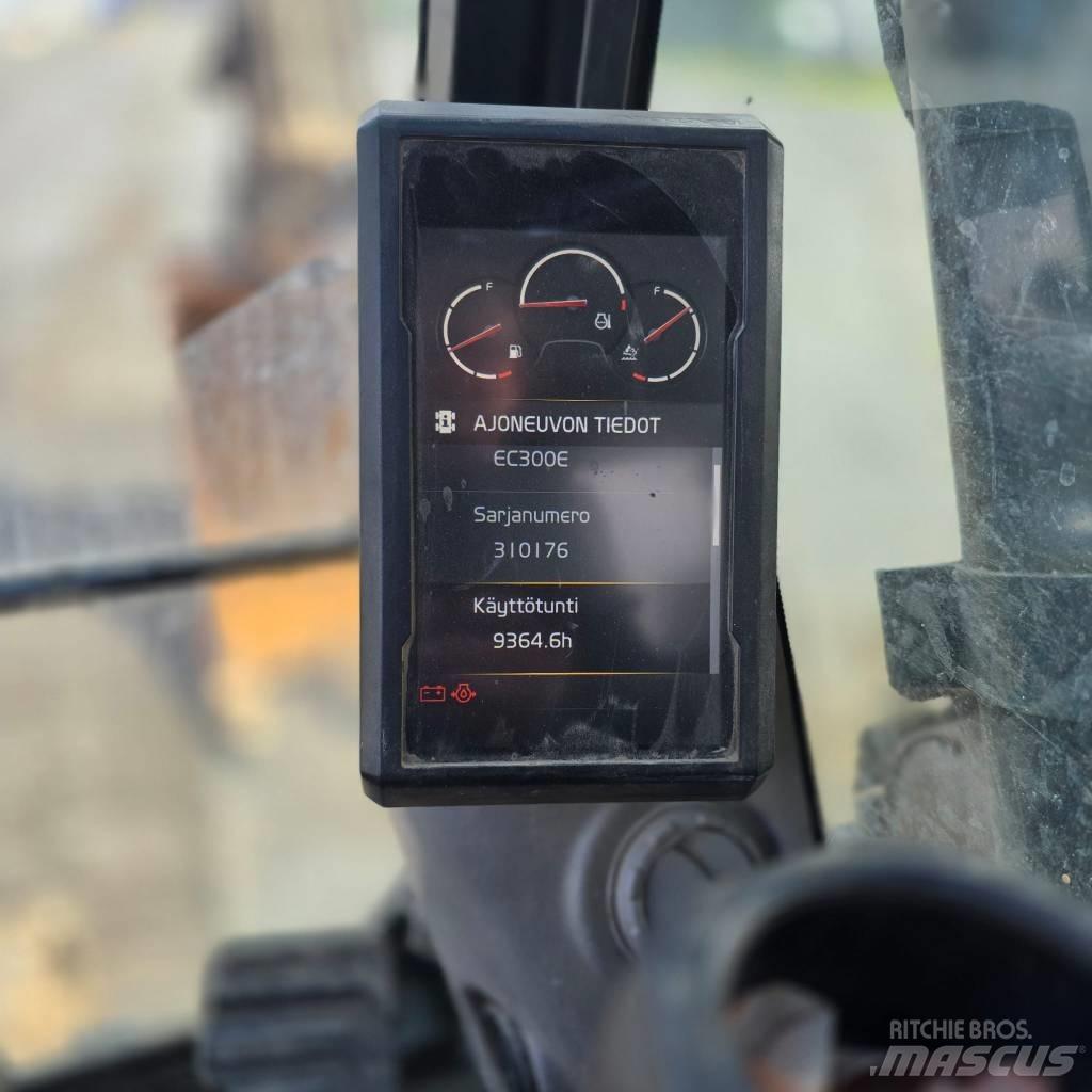 Volvo EC 300 E حفارات زحافة