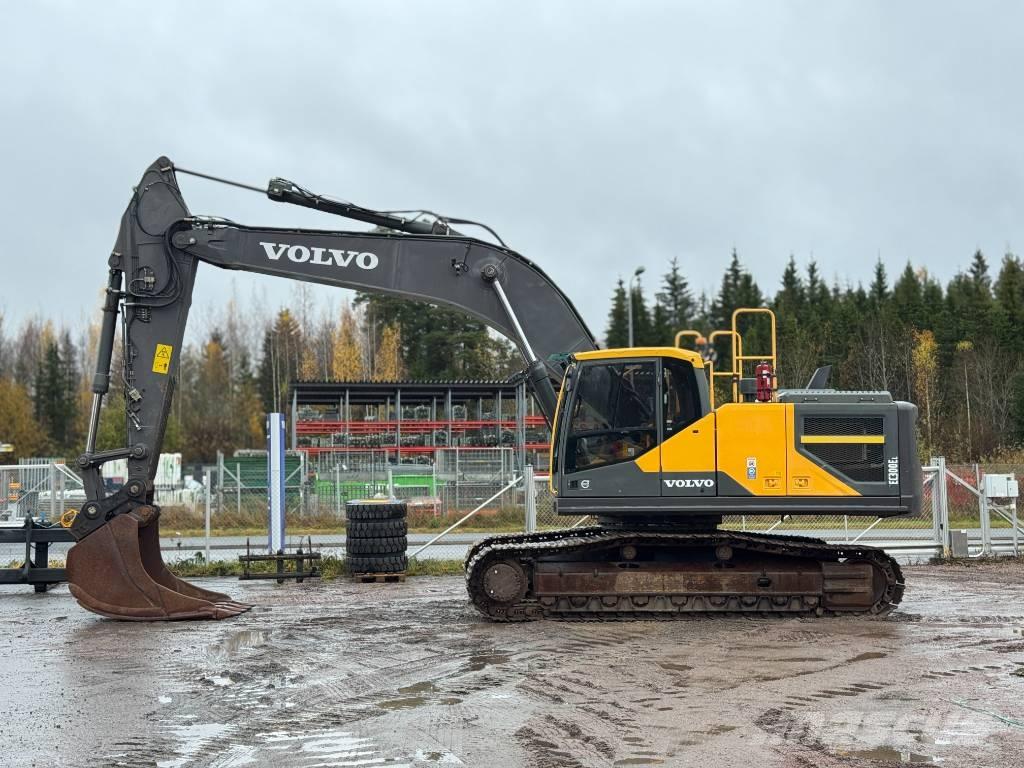 Volvo EC 300 E حفارات زحافة