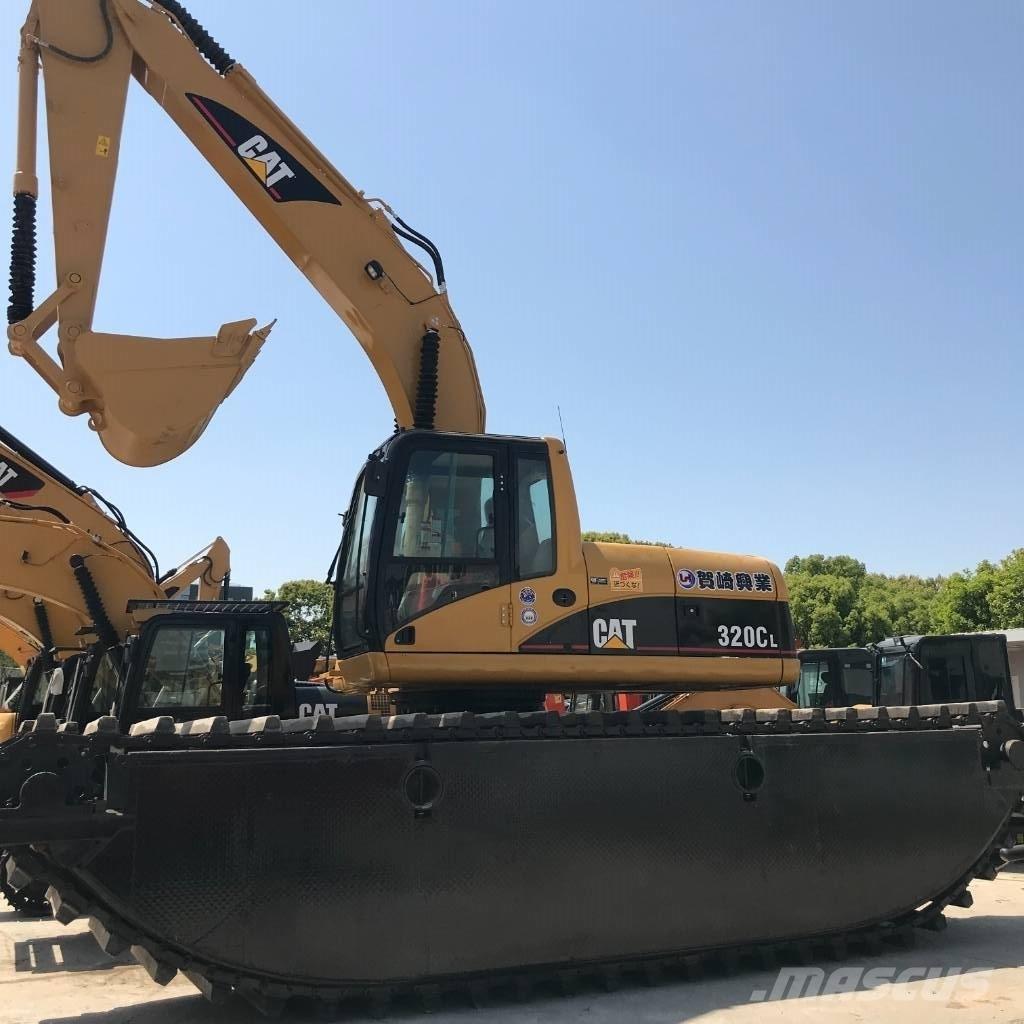 CAT 320 D الحفارات البرمائية