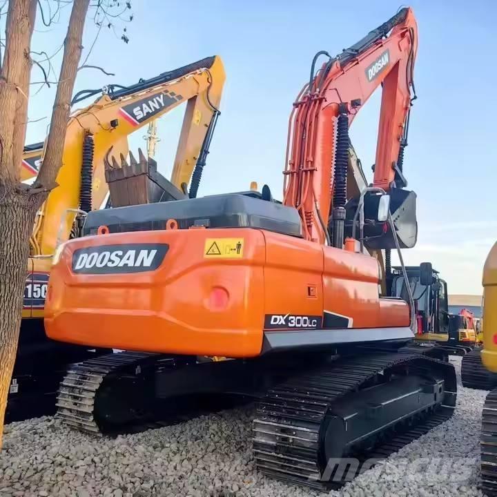 Doosan DX 300 LC حفارات زحافة