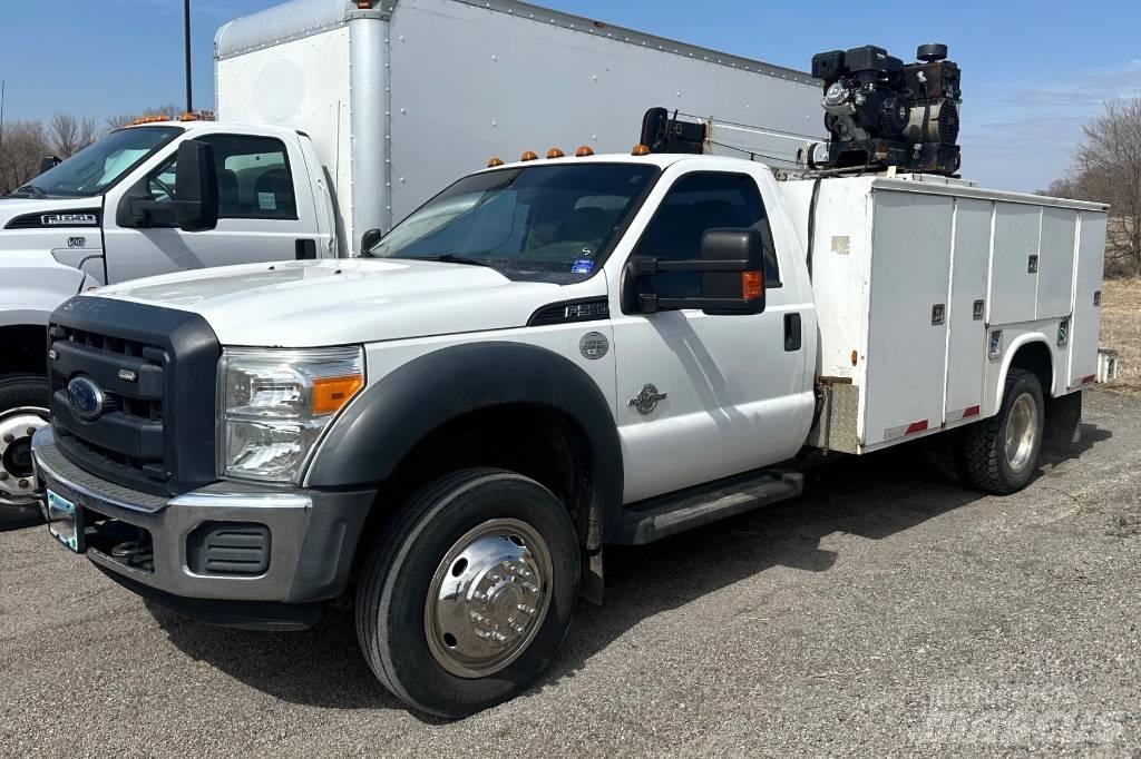 Ford F 550 XL SD رافعات مجنزرة