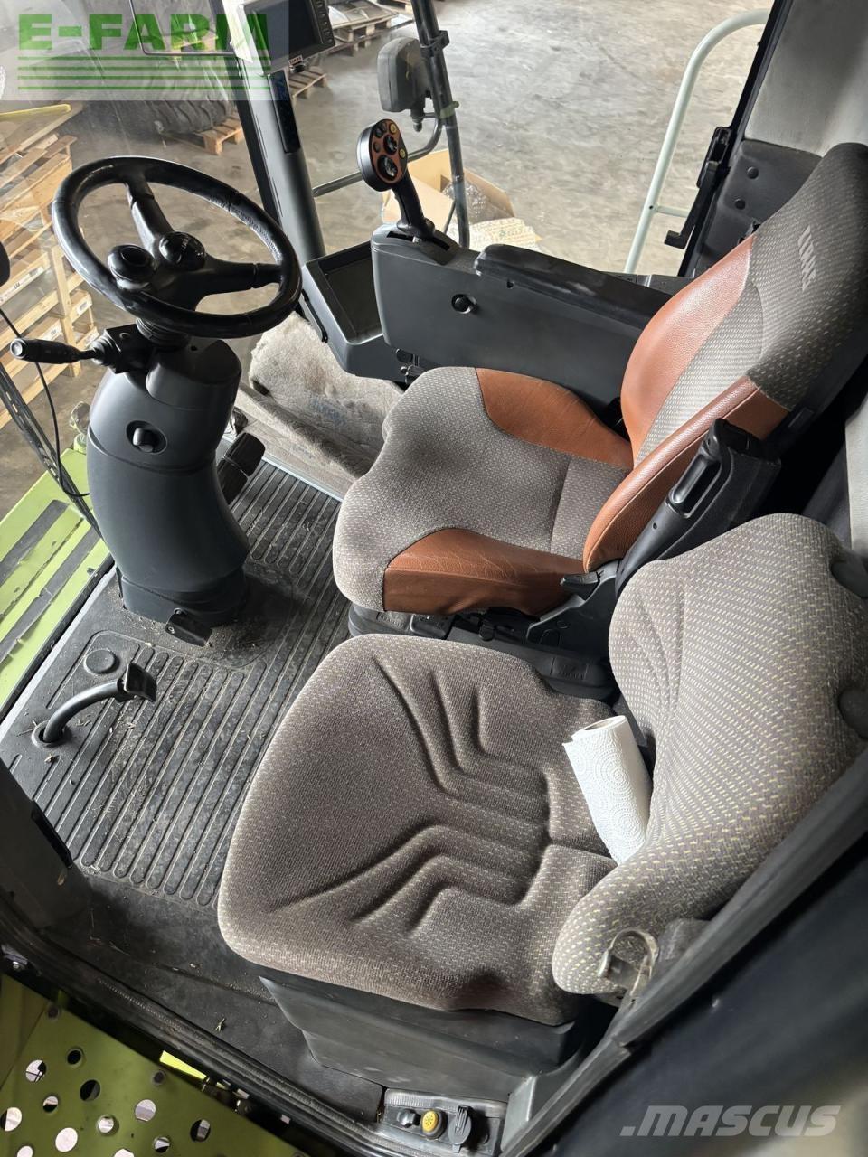 CLAAS lexion 520 حصادات