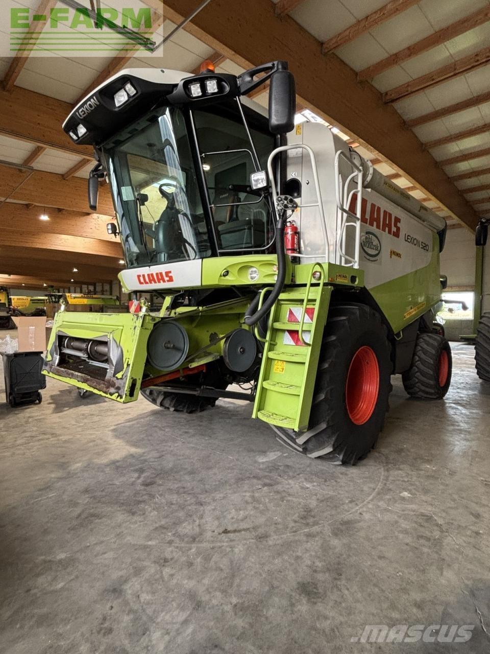 CLAAS lexion 520 حصادات