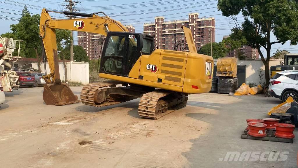 CAT 320 حفارات زحافة