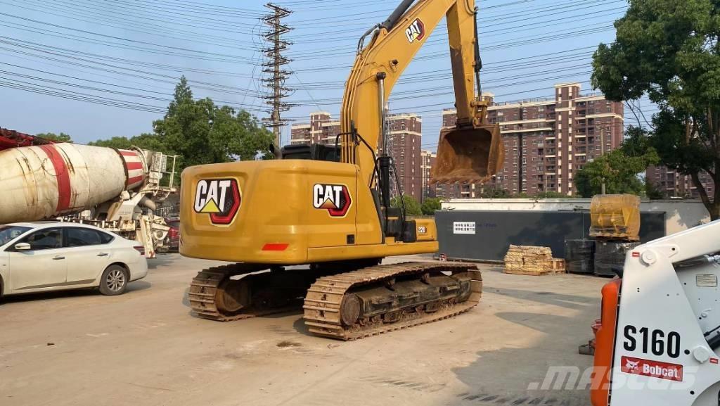 CAT 320 حفارات زحافة