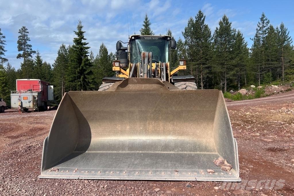 Volvo L 180 G لوادر بعجل