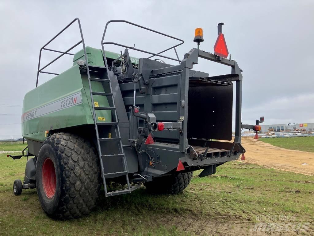 Fendt 12130 N محزمات مربعة