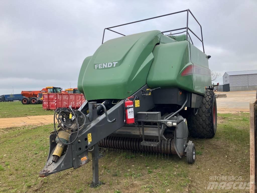Fendt 12130 N محزمات مربعة