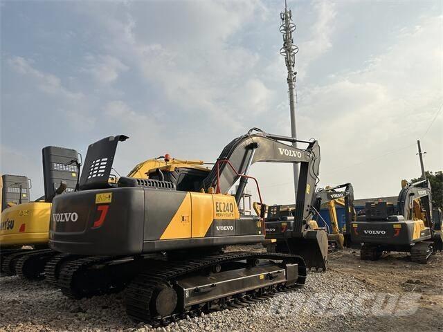 Volvo EC240 حفارات زحافة
