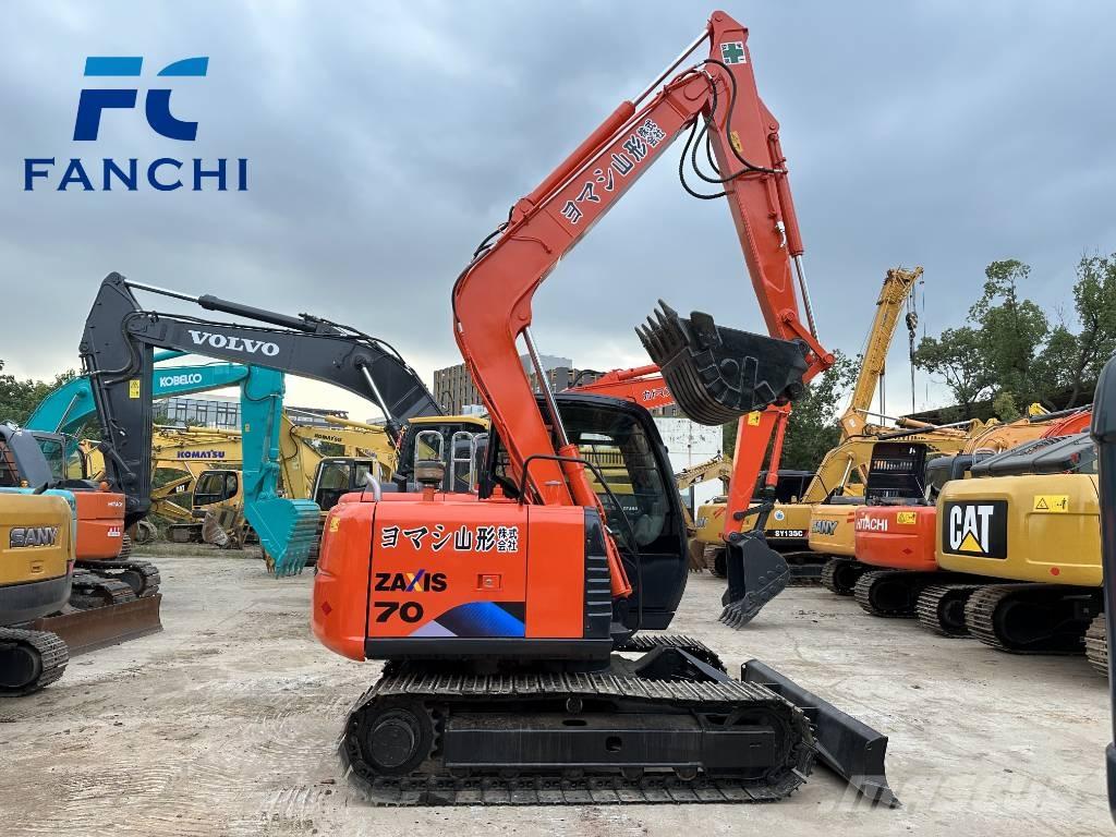 Hitachi ZX 70 حفارات وسط 7 طن - 12 طن
