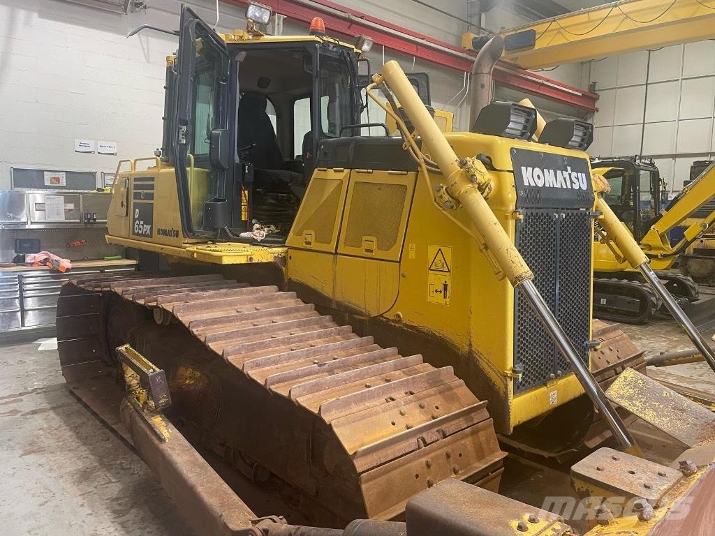 Komatsu D 65 PX-18 بلدوزرات مجنزرة