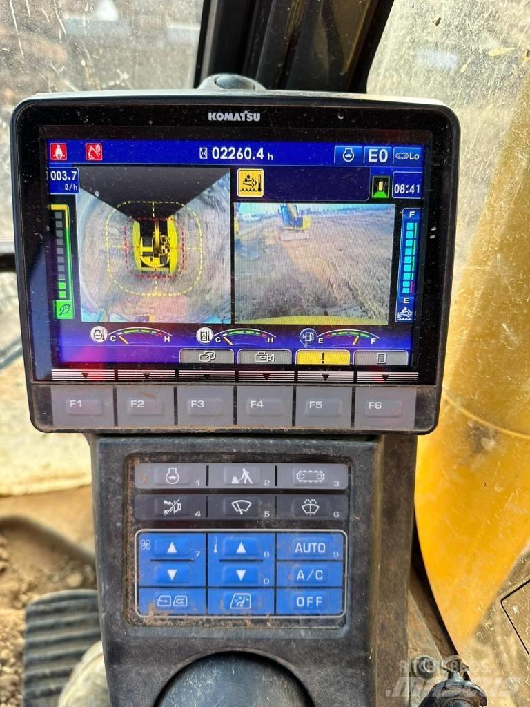 Komatsu PC 138 US حفارات زحافة