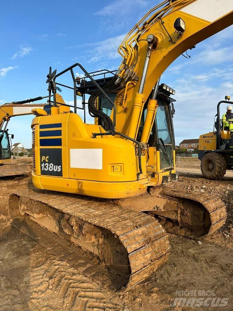 Komatsu PC 138 US حفارات زحافة