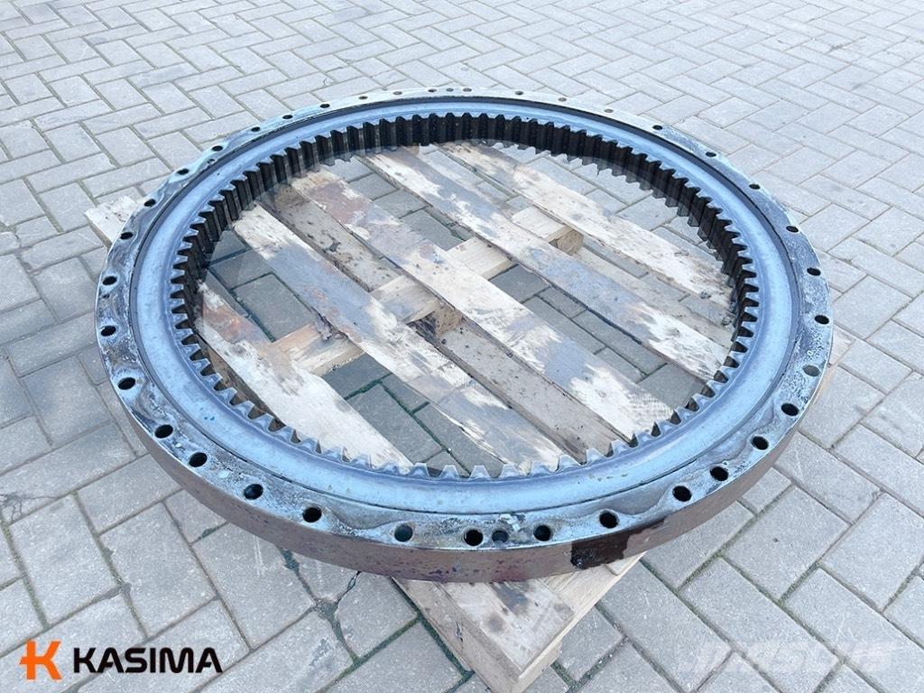 Doosan Slewing ring المسارات والسلاسل والهيكل السفلي