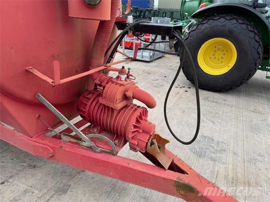 Hi-Spec 800 Gallon ماكينات زراعية أخرى