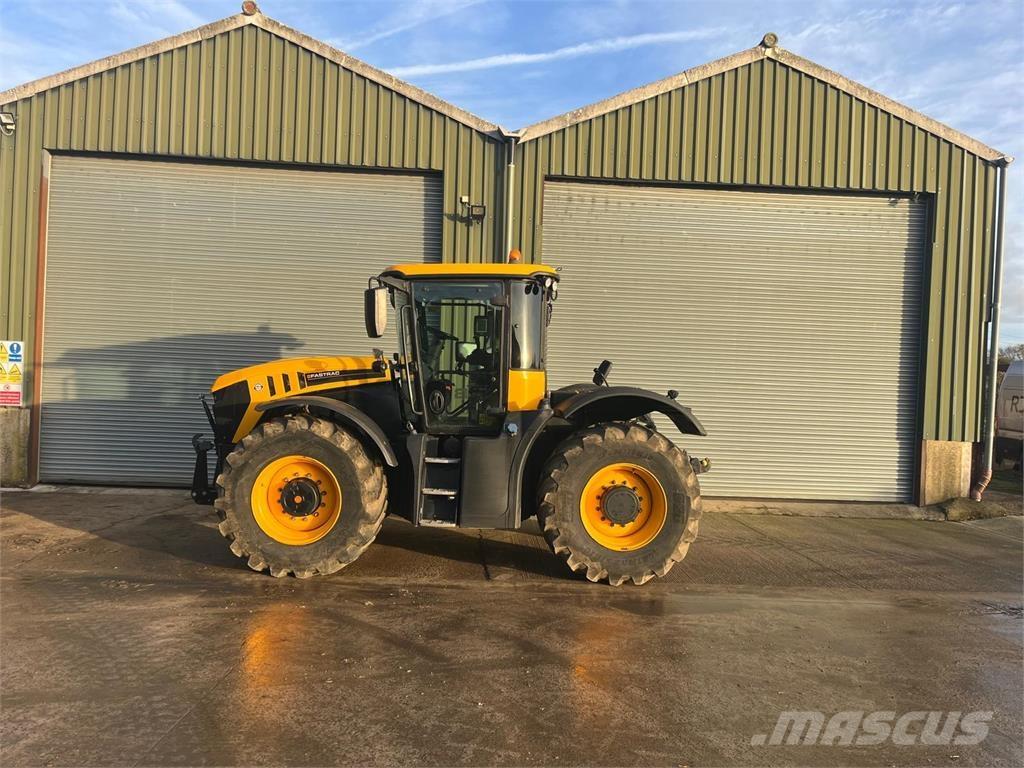 JCB Fastrac 4220 الجرارات