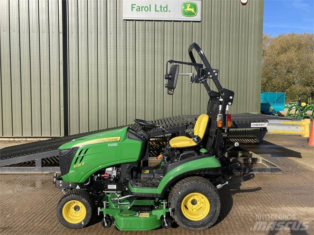 John Deere 1026R جرارات مدمجة