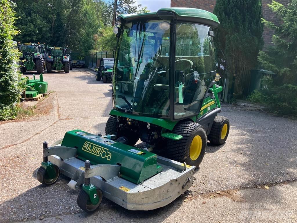 John Deere 1585 ركوب الحشائش