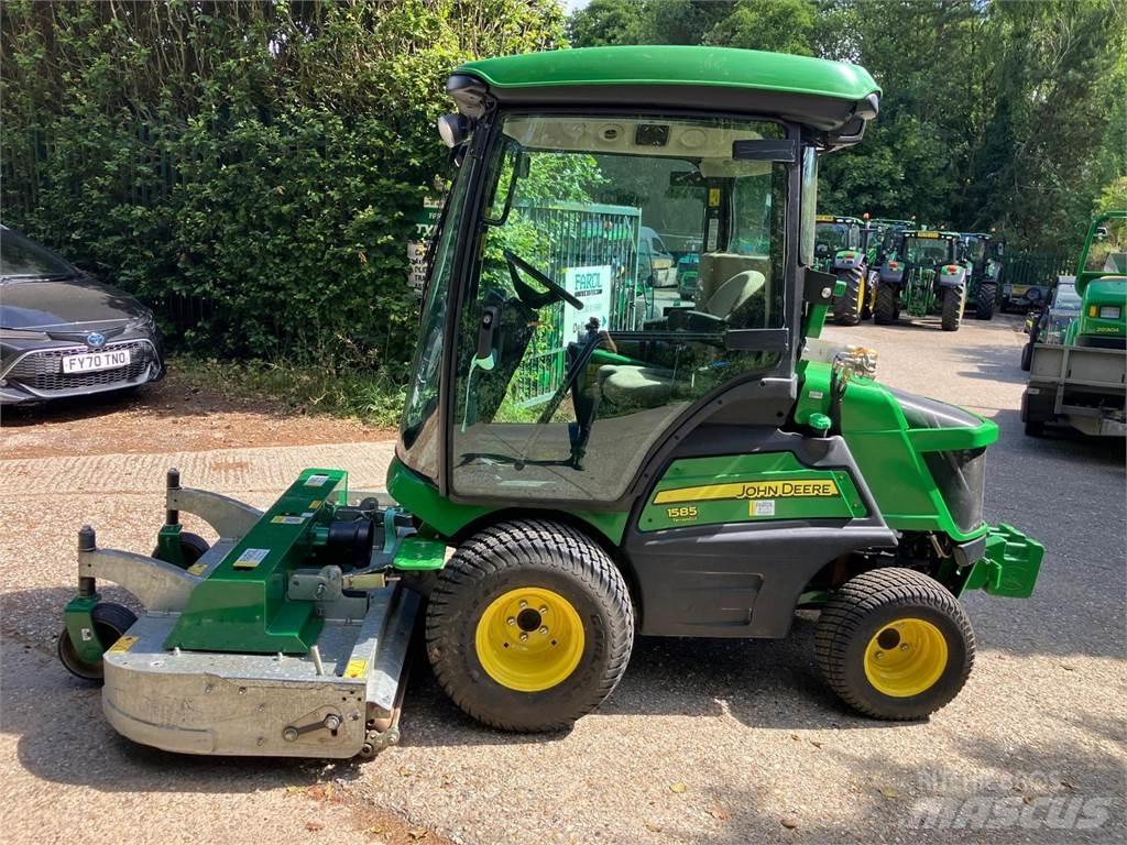 John Deere 1585 ركوب الحشائش