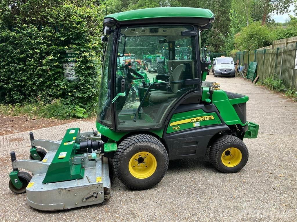John Deere 1585 ركوب الحشائش