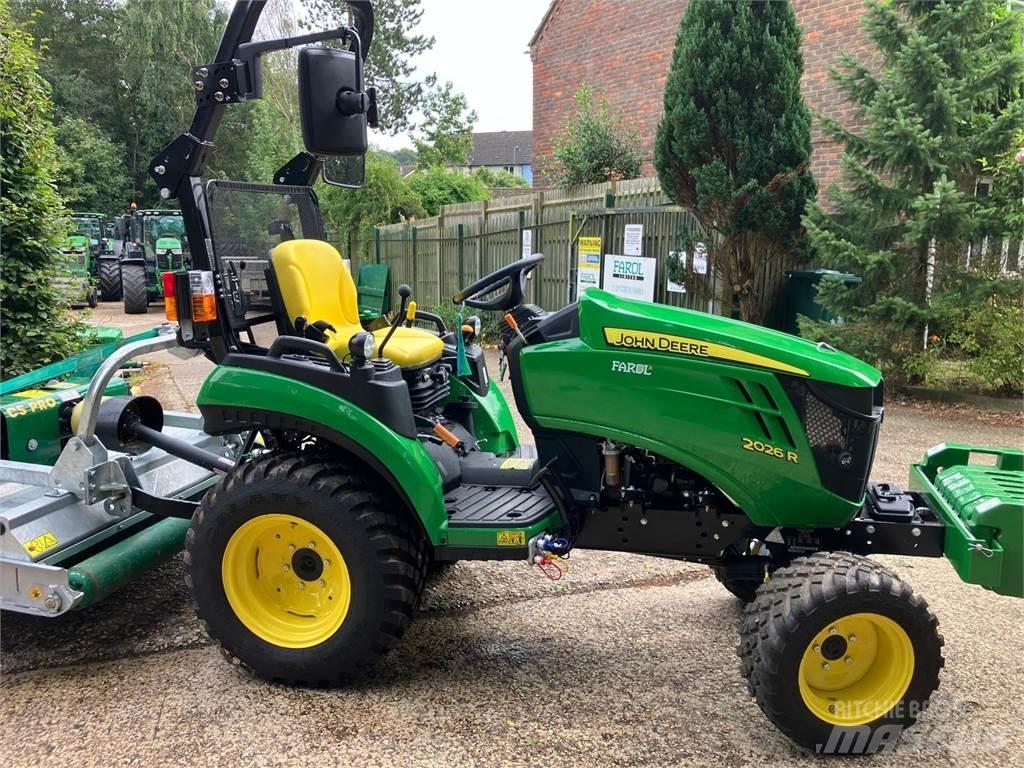 John Deere 2026R جرارات مدمجة