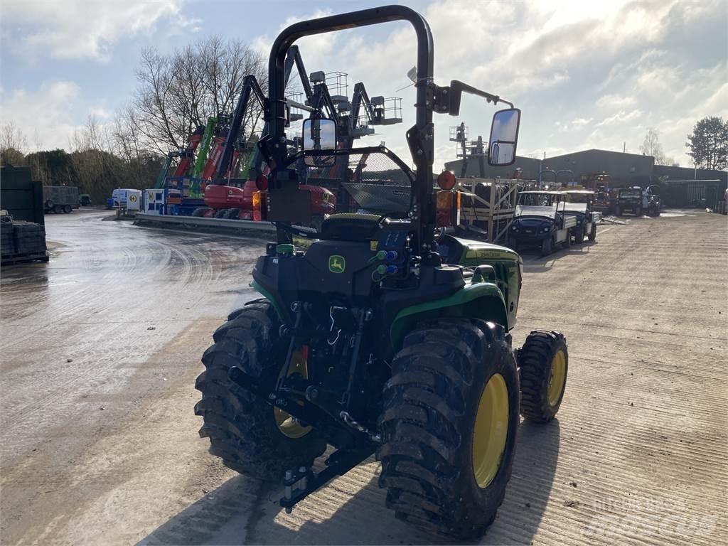 John Deere 3025E جرارات مدمجة