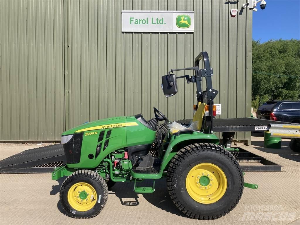 John Deere 3039R جرارات مدمجة