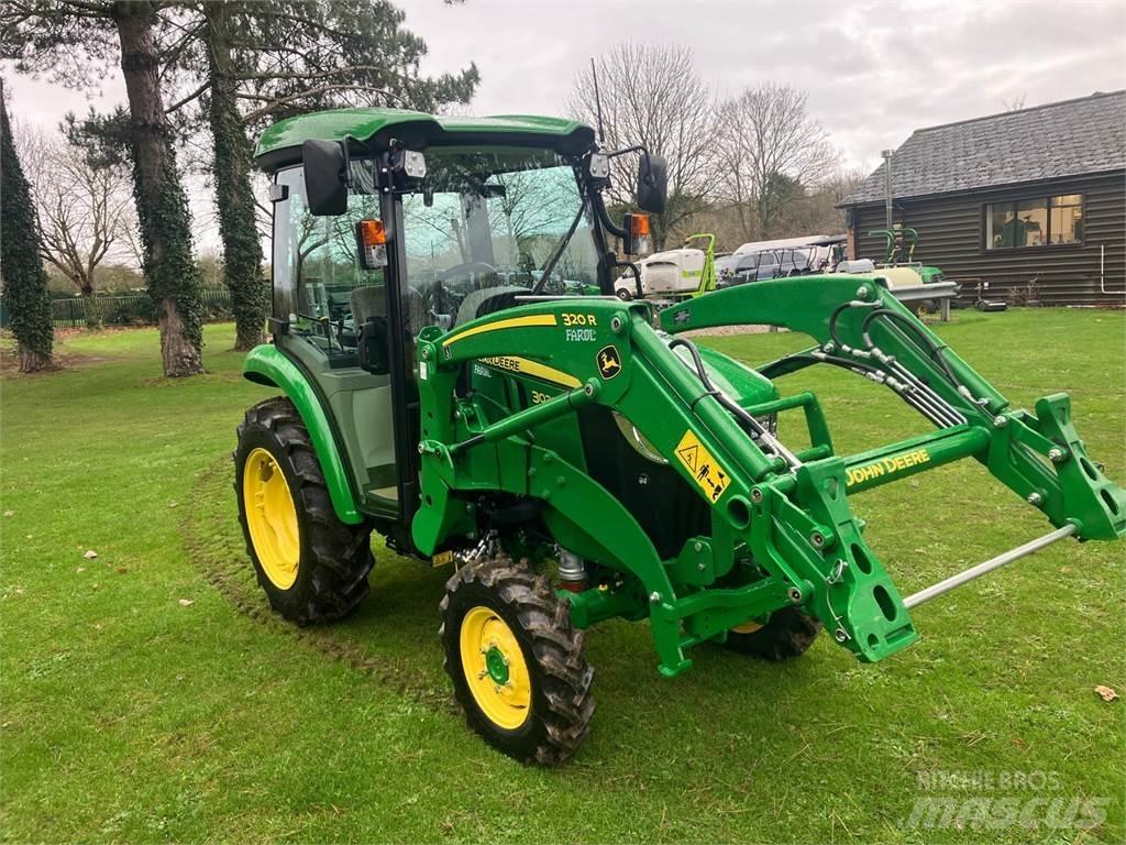 John Deere 3039R جرارات مدمجة
