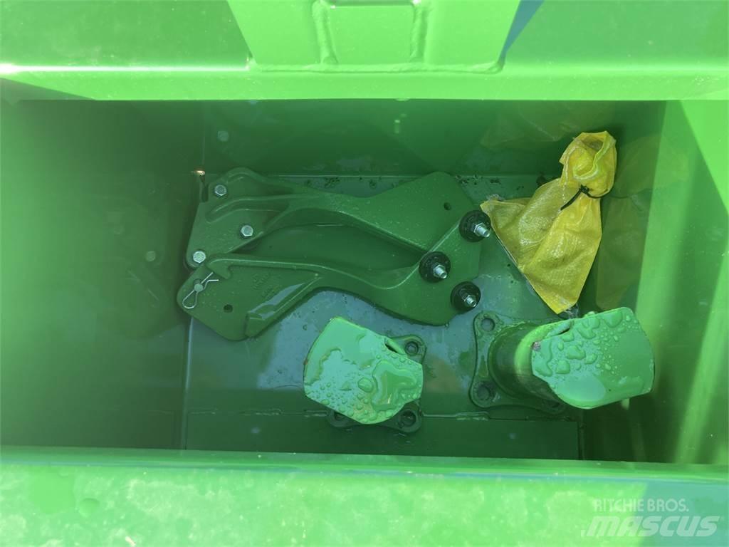 John Deere 320R جرارات مدمجة