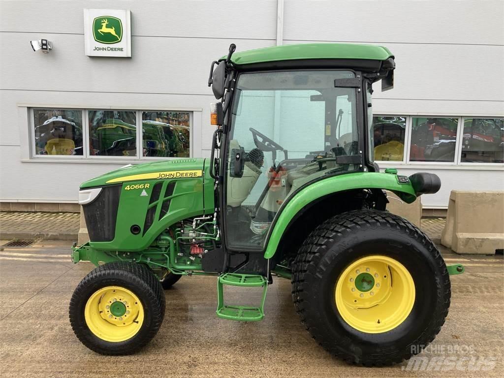 John Deere 4066R جرارات مدمجة