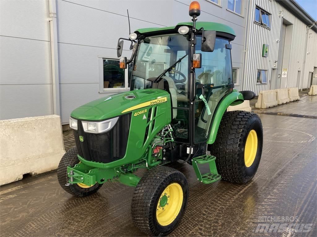 John Deere 4066R جرارات مدمجة