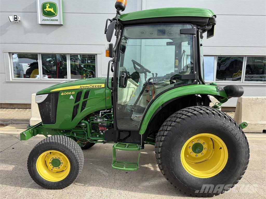 John Deere 4066R جرارات مدمجة