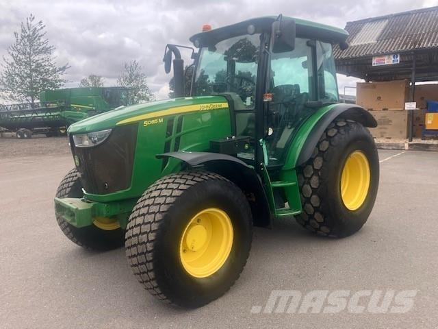 John Deere 5085M الجرارات