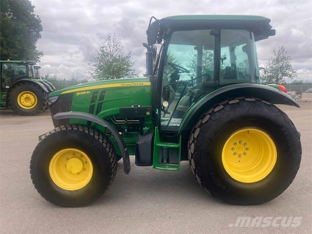 John Deere 5085M الجرارات