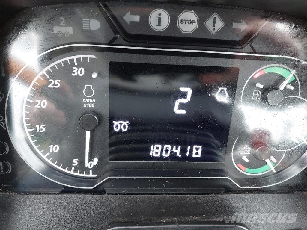 John Deere 5100M الجرارات