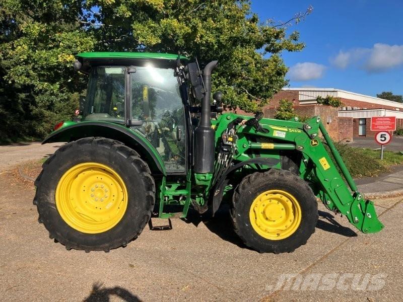 John Deere 5100M الجرارات