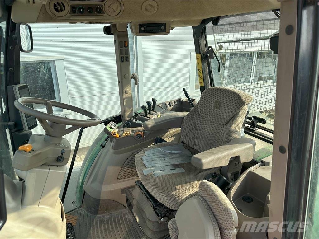 John Deere 5125R الجرارات