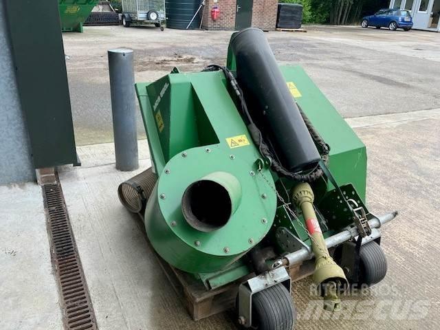 John Deere 580L ماكينات أخرى لتجهيز الأراضي