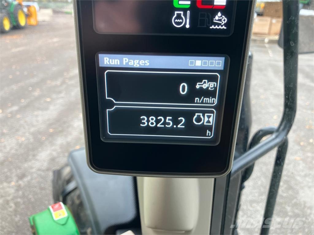 John Deere 6110M الجرارات