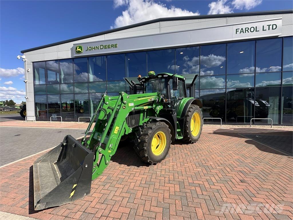 John Deere 6110M الجرارات