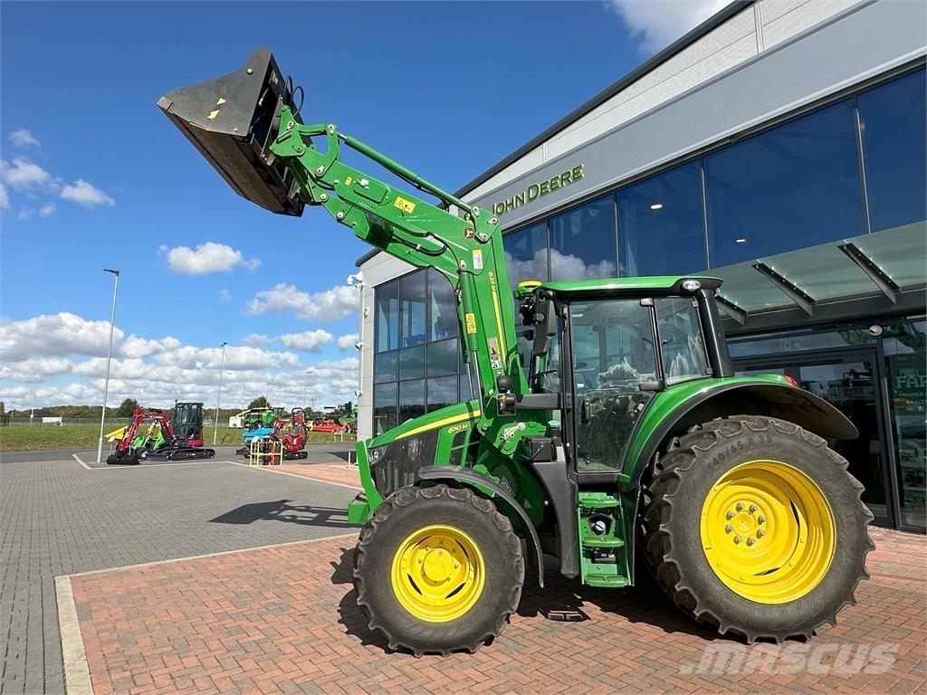 John Deere 6110M الجرارات